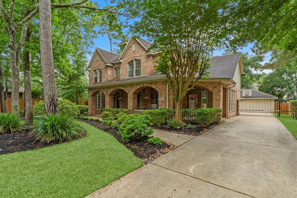 35 Dewdrift Place, The Woodlands, Texas image 2