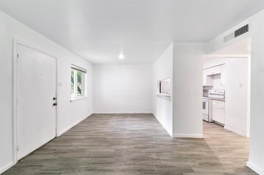1312 W Adoue Street