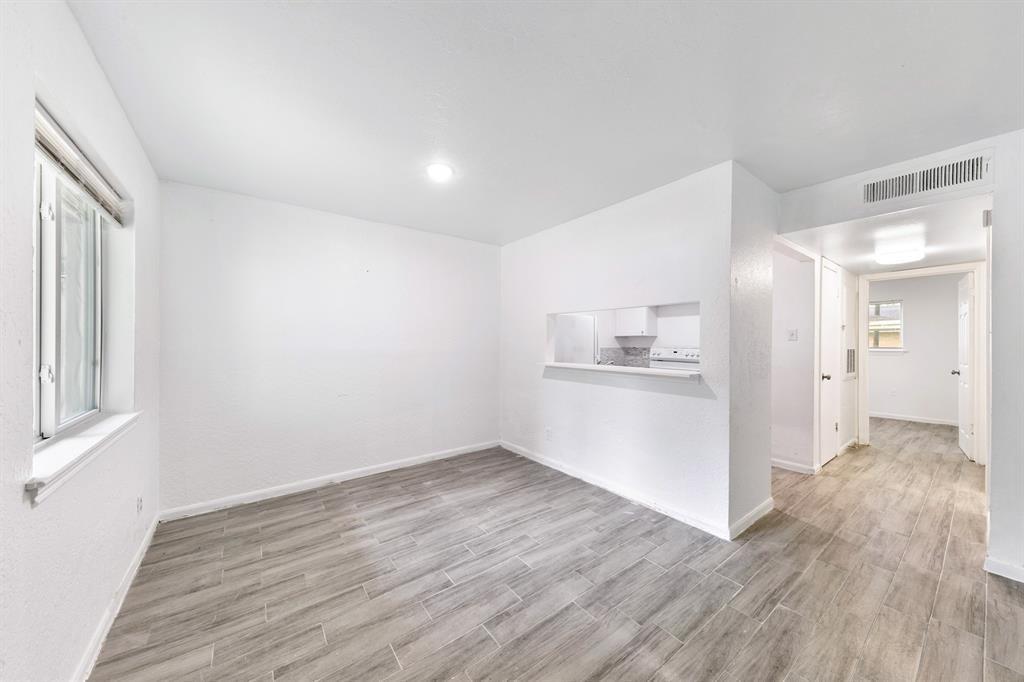 1312 W Adoue Street