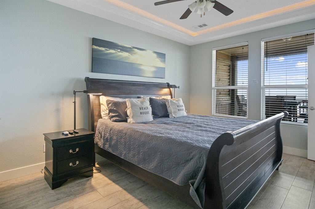 2166 Noisy Waves Street, Crystal Beach, Texas image 13