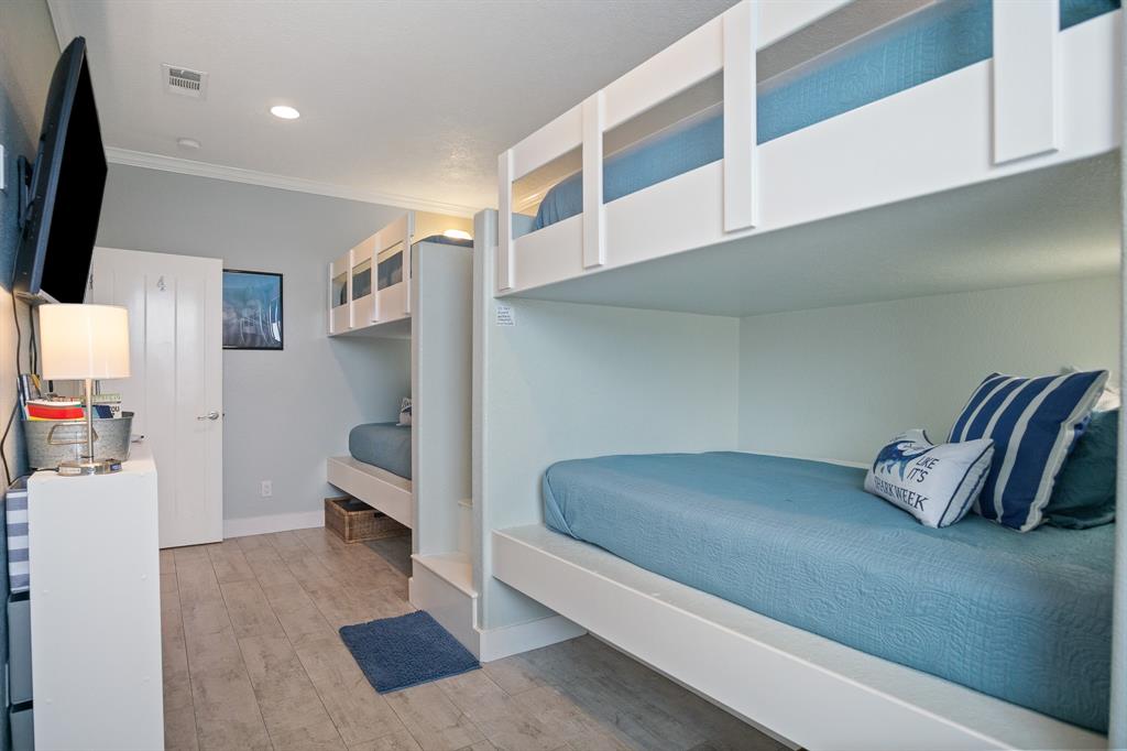 2166 Noisy Waves Street, Crystal Beach, Texas image 21