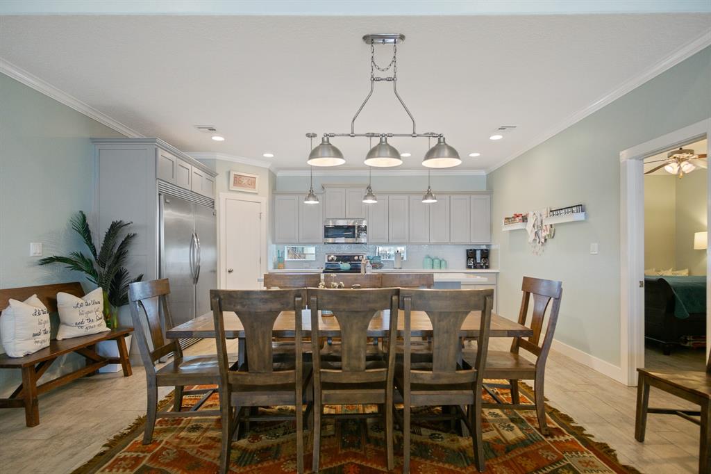 2166 Noisy Waves Street, Crystal Beach, Texas image 5
