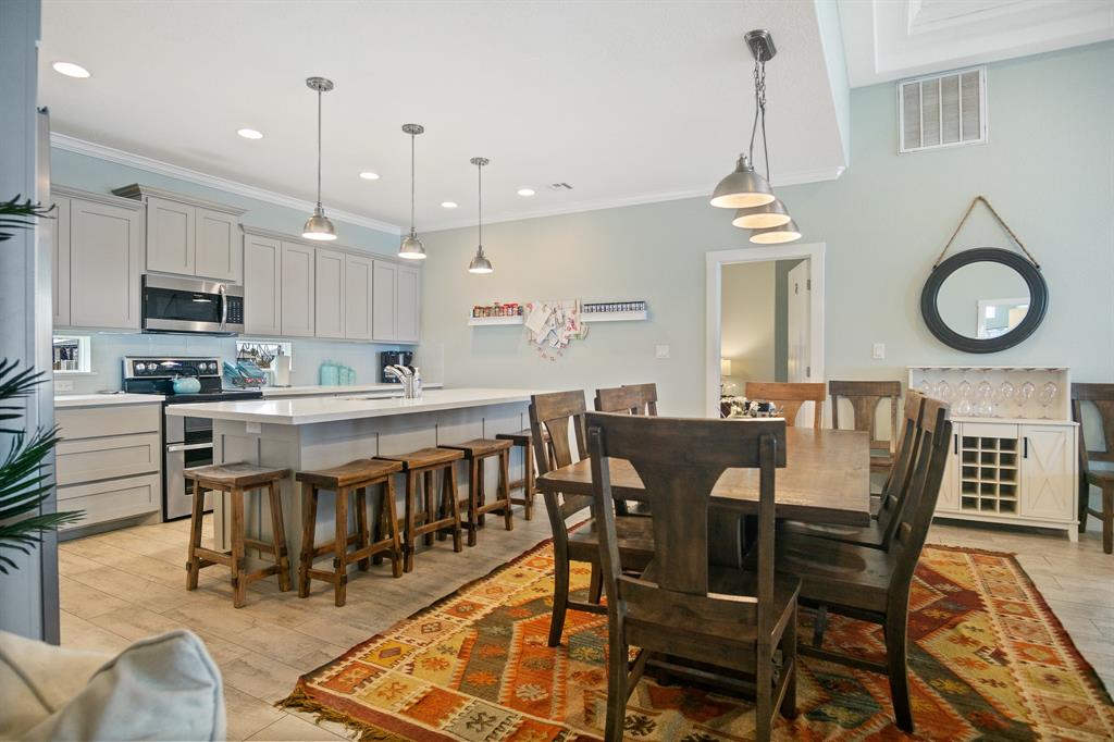 2166 Noisy Waves Street, Crystal Beach, Texas image 6