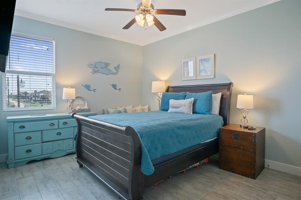 2166 Noisy Waves Street, Crystal Beach, Texas image 23