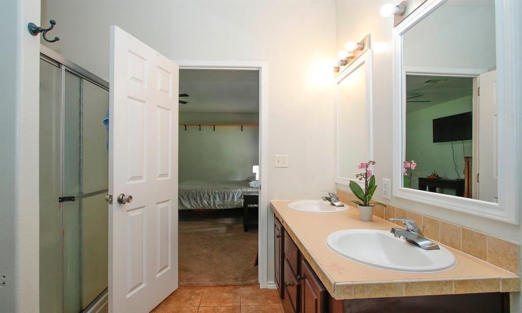 1784 Greenbelt Drive, Cleveland, Texas image 13