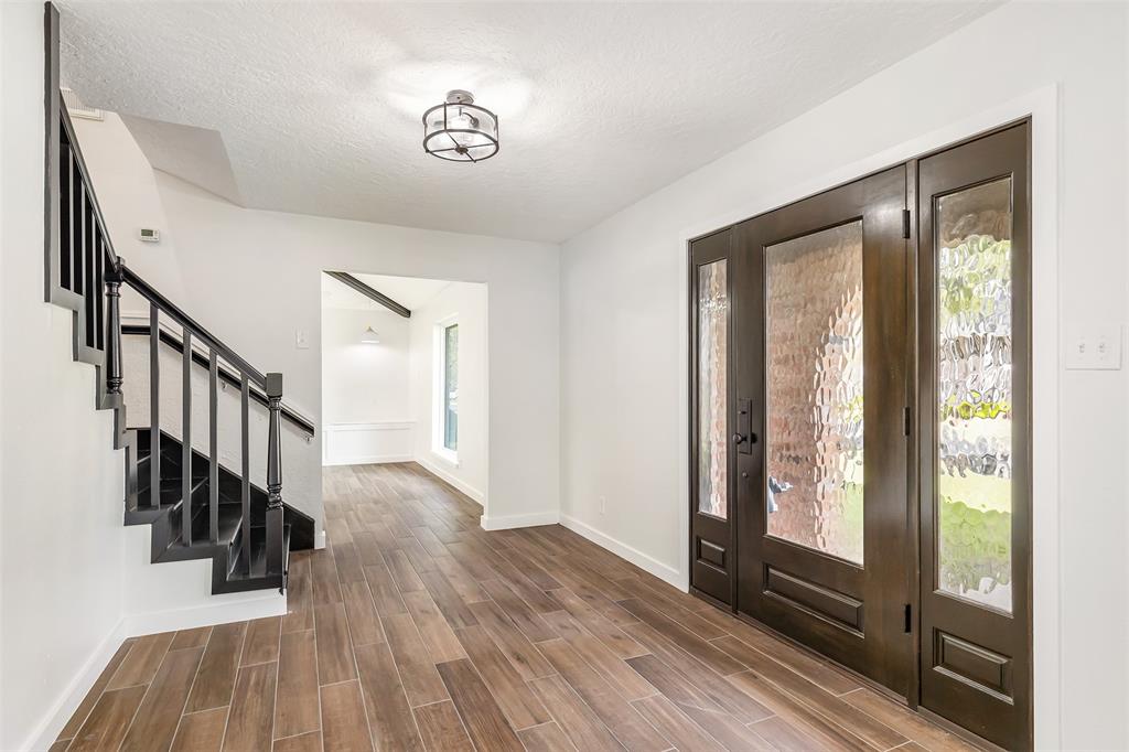 10819 Glenway Drive, Houston, Texas image 4