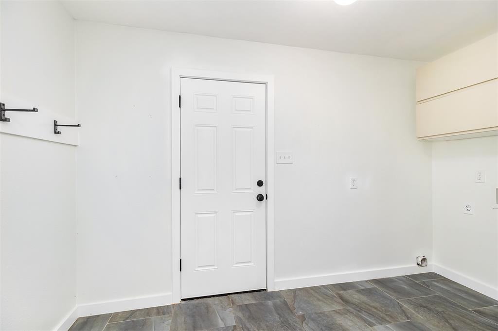 10819 Glenway Drive, Houston, Texas image 21