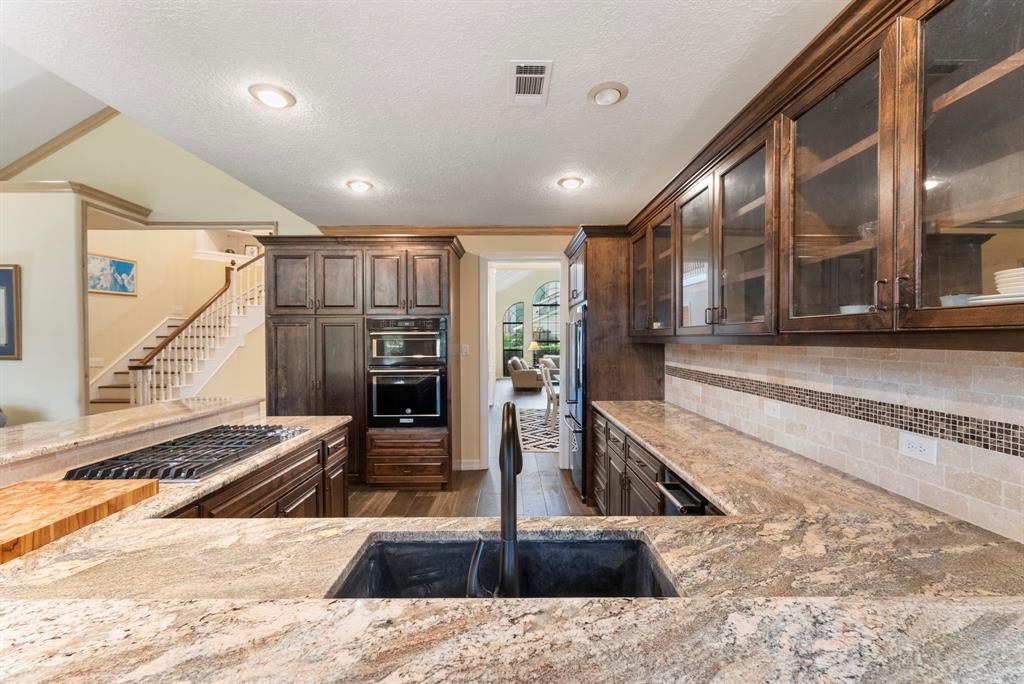 16 Kingwood Villas Court, Kingwood, Texas image 14
