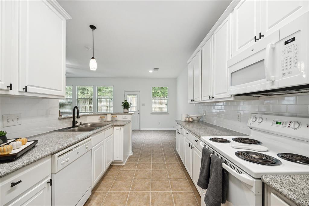 54 Leafstalk Court, Spring, Texas image 3