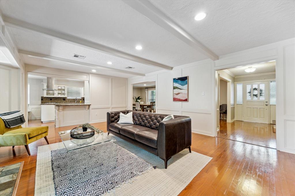 3106 Redwood Lodge Drive