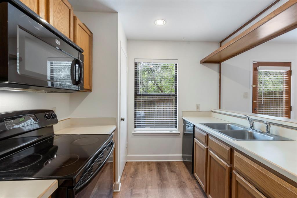 9 Sawmill Grove Lane, The Woodlands, Texas image 12