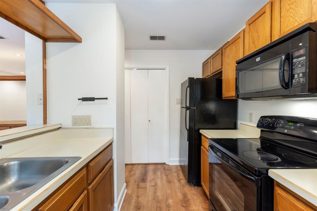 9 Sawmill Grove Lane, The Woodlands, Texas image 13