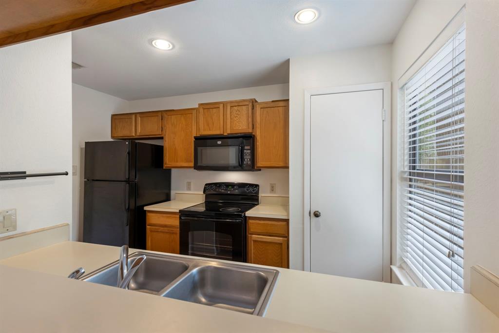 9 Sawmill Grove Lane, The Woodlands, Texas image 11