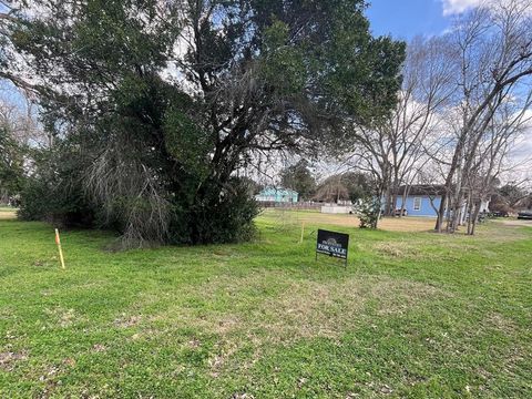 Photo of 0 1st Avenue, Columbus, TX 78934 (MLS # 29353611) Photo of 0 1st Avenue, Columbus, TX 78934 (MLS # 29353611)
