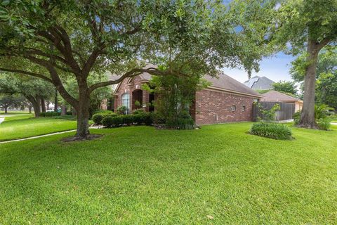 Single Family Residence in Spring TX 3702 Cypresswood Meadows Court 2.jpg