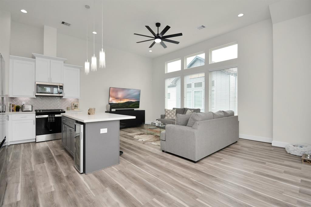 2504 W Tidwell Road #E, Houston, Texas image 5