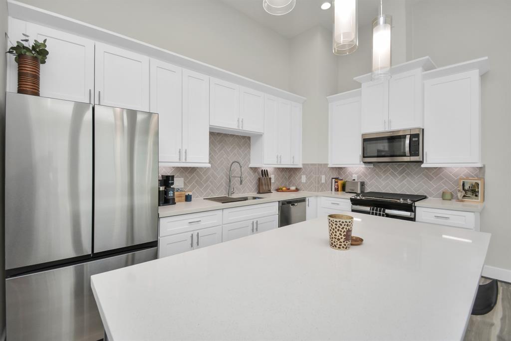 2504 W Tidwell Road #E, Houston, Texas image 9
