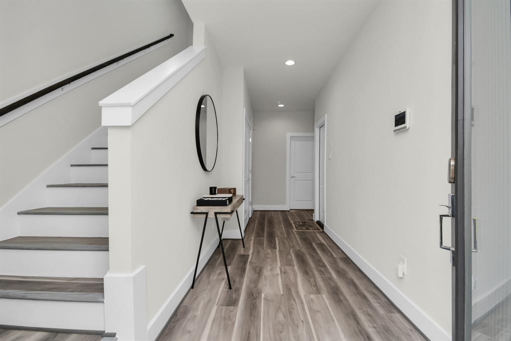 2504 W Tidwell Road #E, Houston, Texas image 4