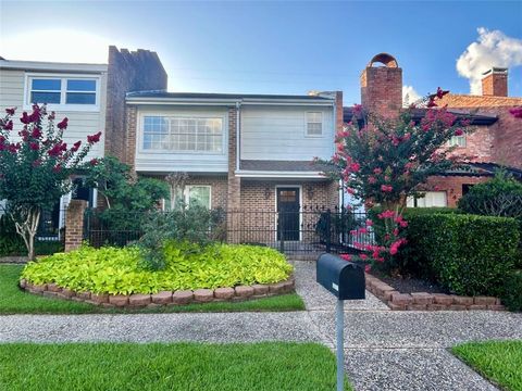 Photo of 2456 Country Club Drive, Pearland, TX 77581 (MLS # 27144923) Photo of 2456 Country Club Drive, Pearland, TX 77581 (MLS # 27144923)