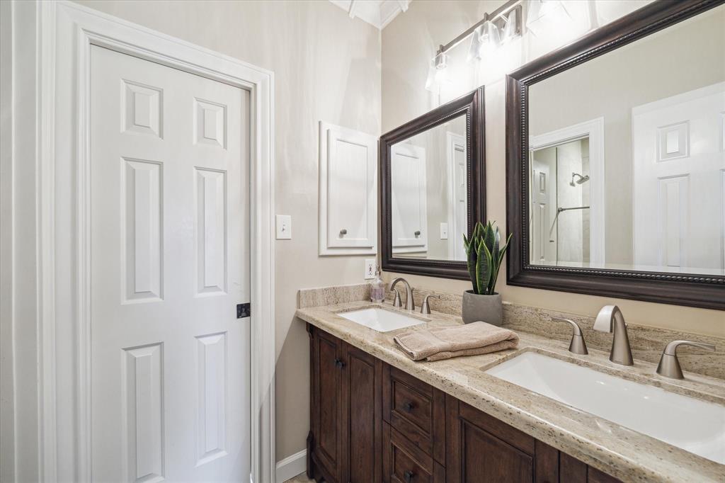 51 Dartmoor Court, Sugar Land, Texas image 28