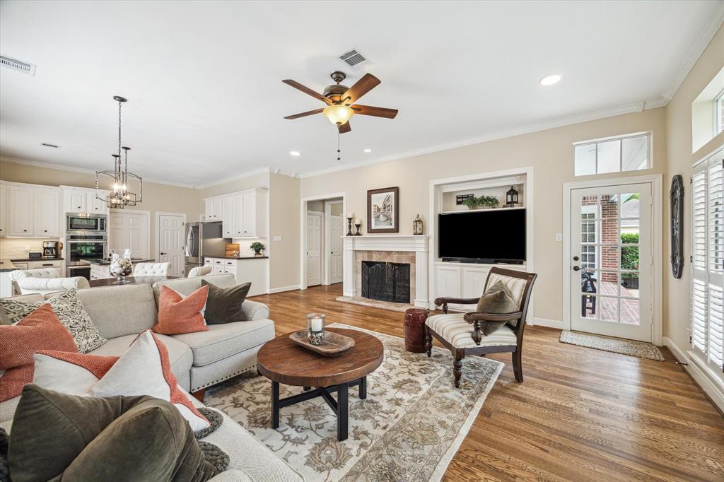 51 Dartmoor Court, Sugar Land, Texas image 17