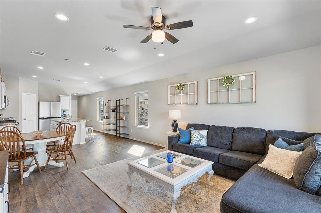 16978 Rich Pines Drive, Conroe, Texas image 3