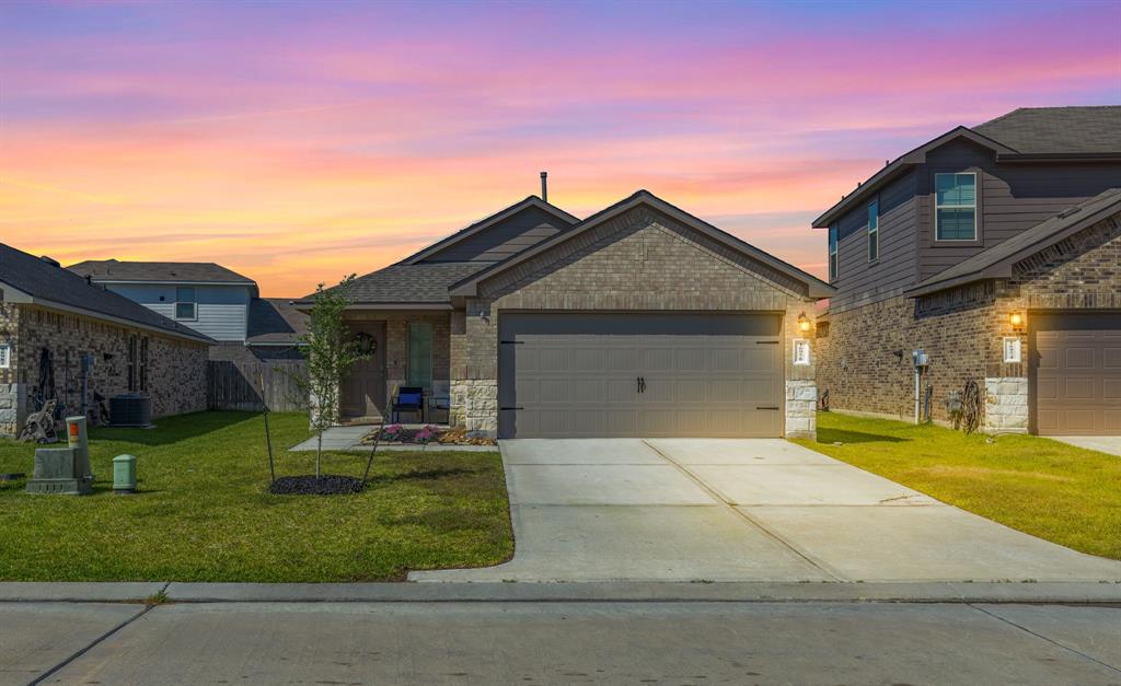 16978 Rich Pines Drive, Conroe, Texas image 2