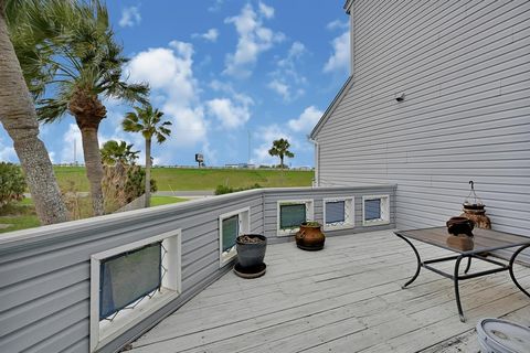 Townhouse in Galveston TX 8111 Broadway Street 16.jpg