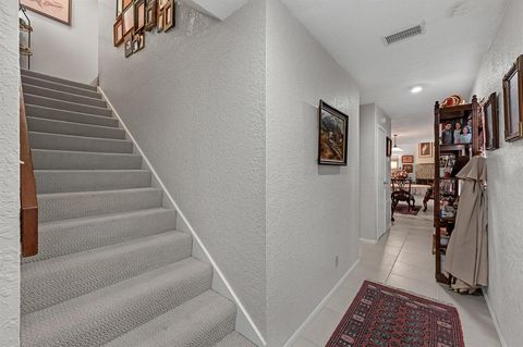 Townhouse in Galveston TX 8111 Broadway Street 3.jpg