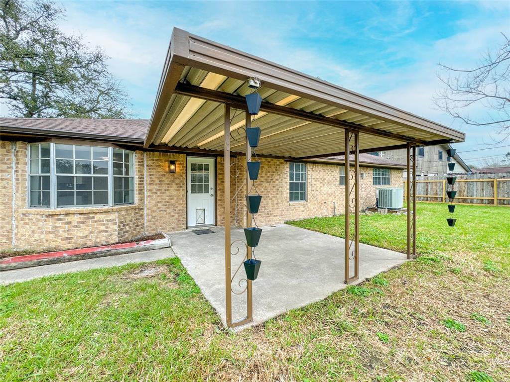 8017 Yucca Drive, Texas City, Texas image 35