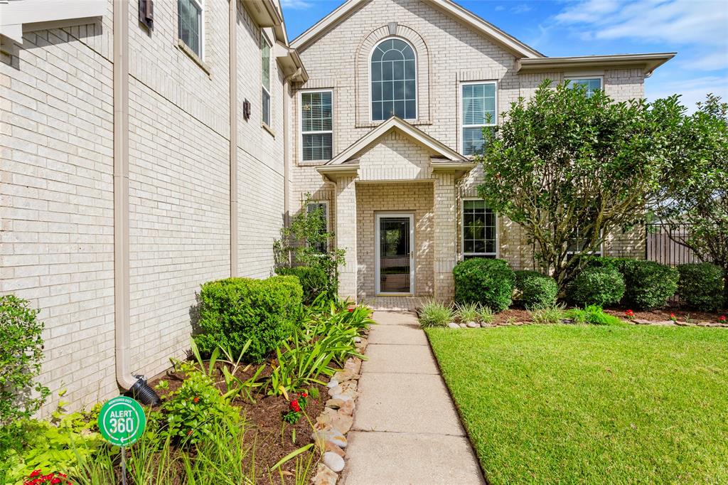 402 Starleaf Lane