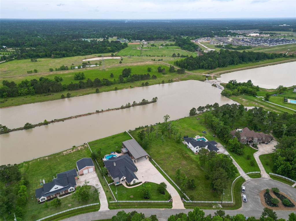 32710 Tall Oaks Way, Magnolia, Texas image 4