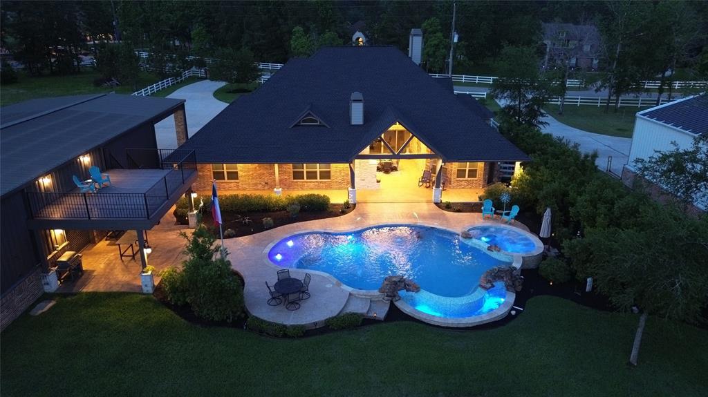32710 Tall Oaks Way, Magnolia, Texas image 2