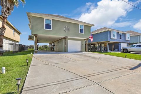 A home in San Leon