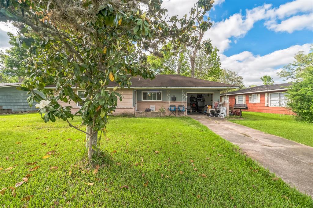 116 Chestnut Street, Lake Jackson, Texas image 2