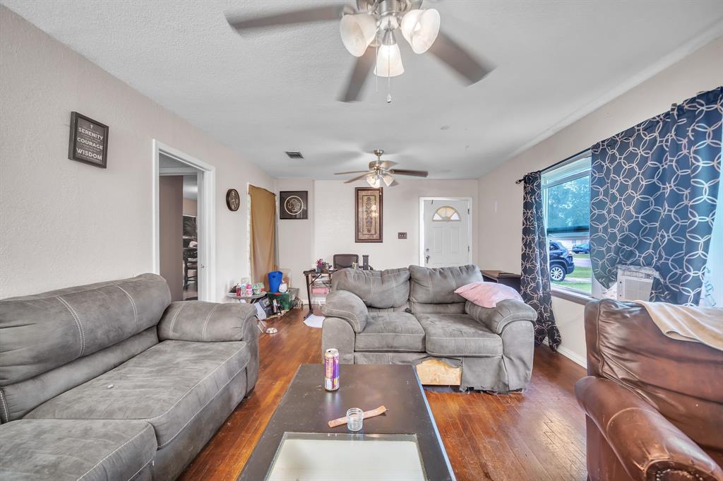 116 Chestnut Street, Lake Jackson, Texas image 5