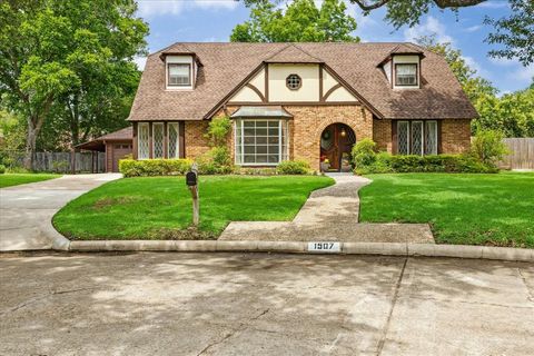 1507 Village Green Court Houston TX 77077