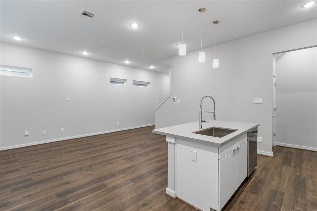 602 Thornton Road #D, Houston, Texas image 5