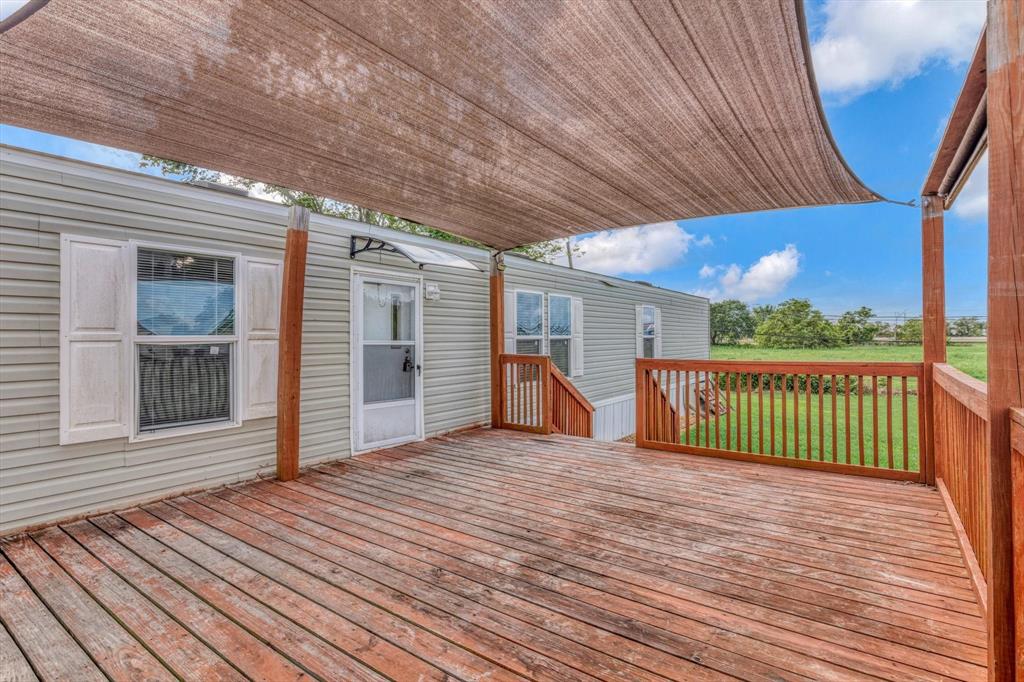 845 Wade Street, Clute, Texas image 4