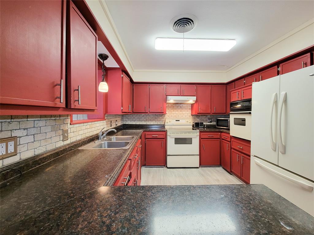 1703 Westwind Drive, Brenham, Texas image 6