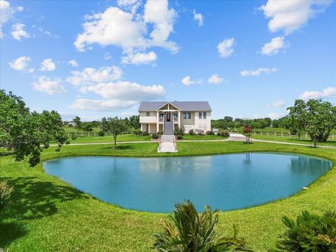 Photo of 2250 Broadway Street, San Leon, TX 77539 (MLS # 25592172) Photo of 2250 Broadway Street, San Leon, TX 77539 (MLS # 25592172)