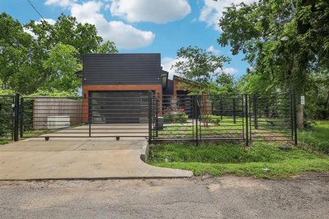 Photo of 3505 Cobb Street, Houston, TX 77004 (MLS # 50757317)