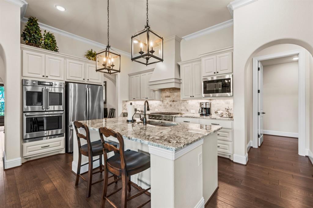 11 Passive Alcove Court, Tomball, Texas image 13