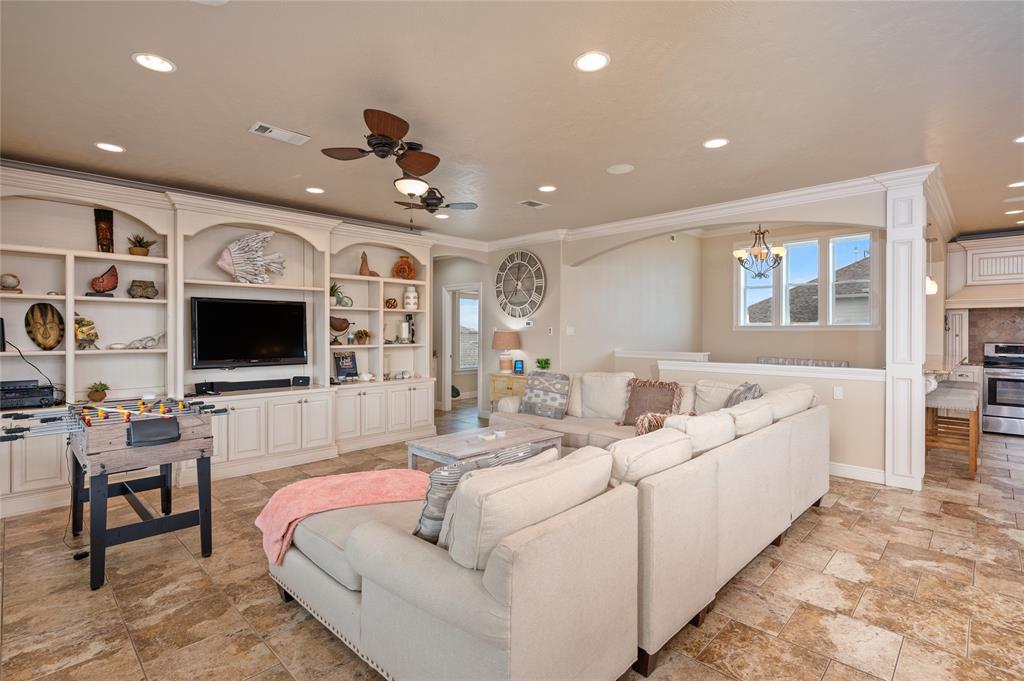 819 Eastview, Crystal Beach, Texas image 7
