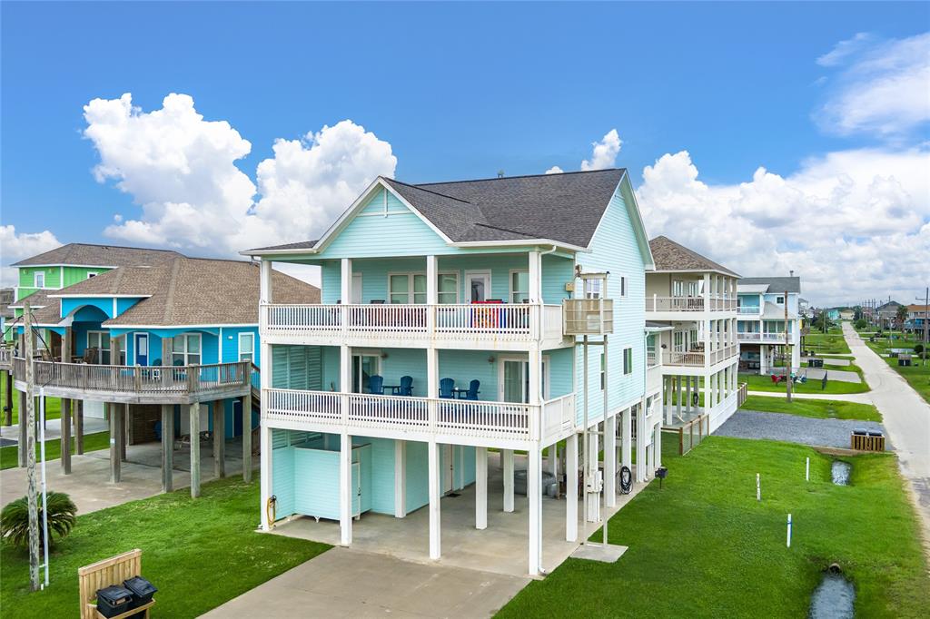 819 Eastview, Crystal Beach, Texas image 2