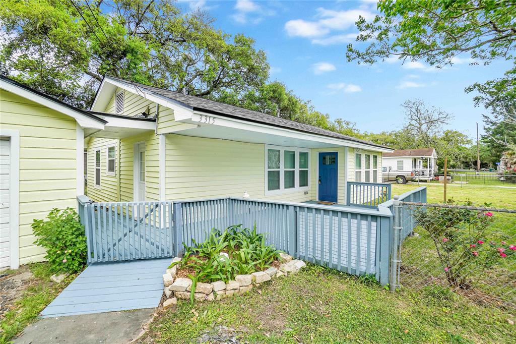 3315 Walsh Street, Bacliff, Texas image 2