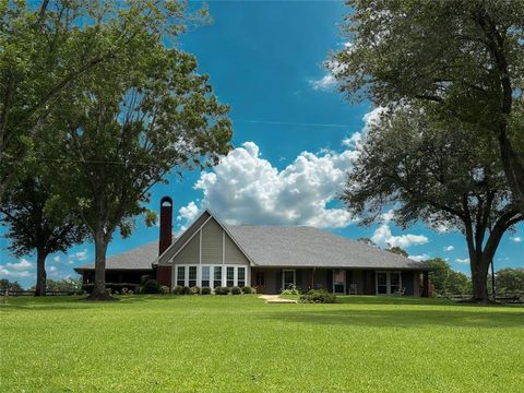 Photo of 839 An County Road 320, Frankston, TX 75763 (MLS # 52192147) Photo of 839 An County Road 320, Frankston, TX 75763 (MLS # 52192147)