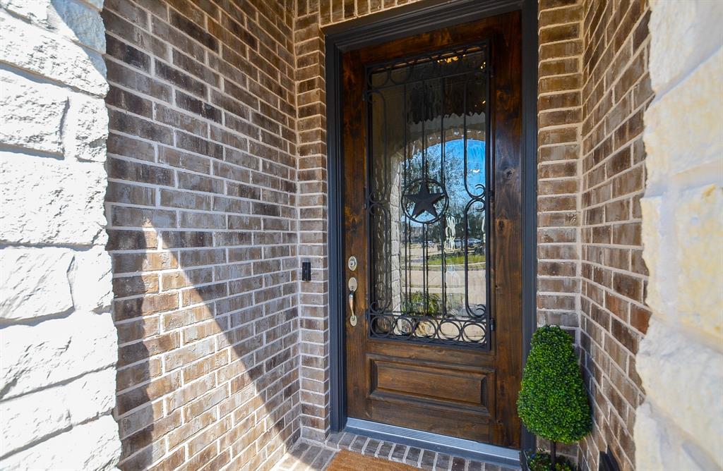 1314 Malea Daisy Lane, Richmond, Texas image 2