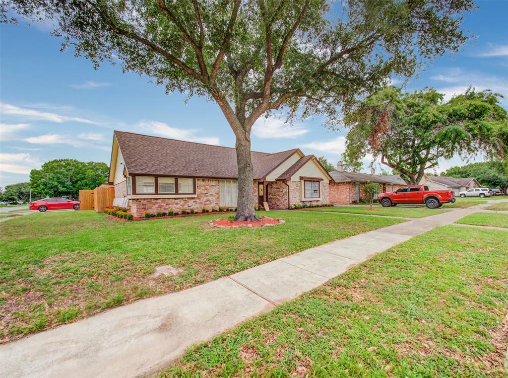 13526 Sherwood Street, Sugar Land, Texas image 3