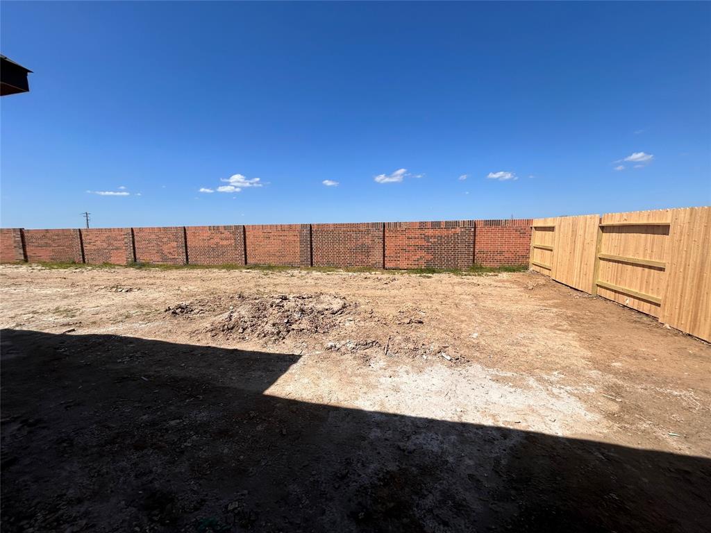 1911 Middle Pass Lane, Angleton, Texas image 17
